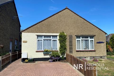 2 bed property, in Plough Road, £425,000