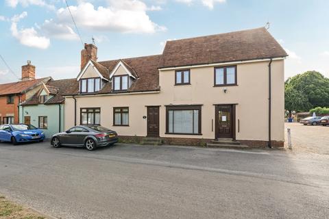 5 bed property, in The Street, £450,000