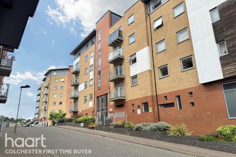 2 bed property, in Ship Wharf, £150,000