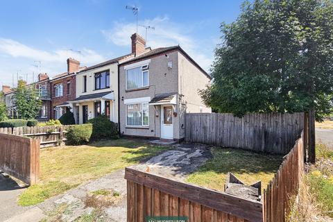 2 bed property, in ST LUKES ROAD, £295,000