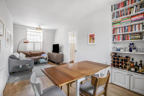 2 bed property, in Page Street, £550,000