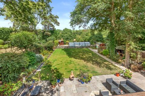 3 bed property, in Wapseys Lane, £950,000