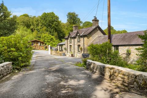 5 bed property, in Mill Lodge, £510,000