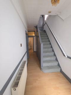 4 bed property, in London, £680,000