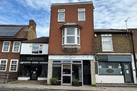 3 bed property, in High Street, £325,000