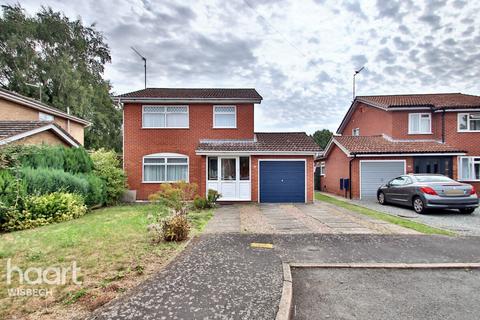 3 bed property, in Octagon Drive, £240,000