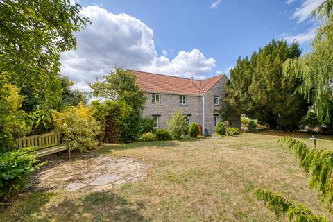 4 bed property, in The Haven, £995,000