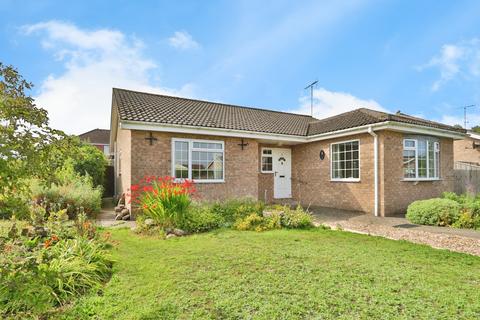 2 bed property, in Kings Mill Close, £295,000