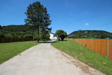 4 bed property, in Morganstown, £1,400,000