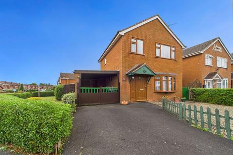 3 bed property, in Yew Tree Grove, £315,000