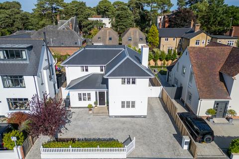 4 bed property, in Maxwell Road, £1,600,000