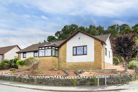 3 bed property, in Hunters Grove, £325,000