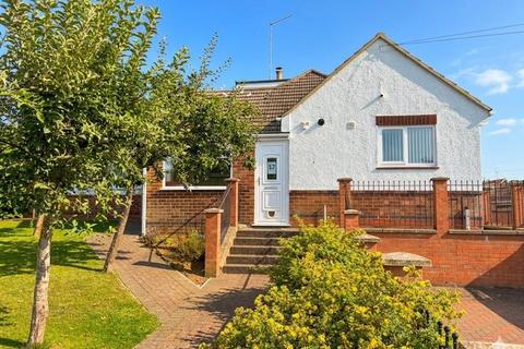2 bed property, in Welton Road, £420,000
