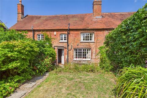 3 bed property, in Reading Road, £500,000