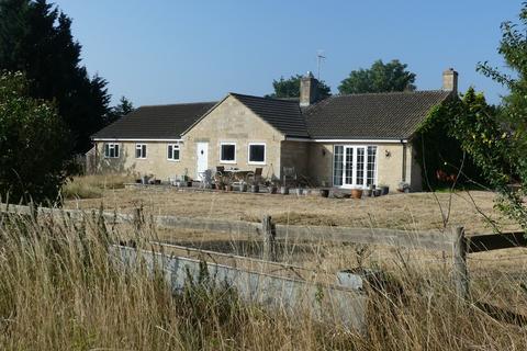 5 bed property, in Hullavington SN14, £595,000