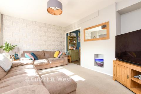 3 bed property, in Ashdown Road, £475,000