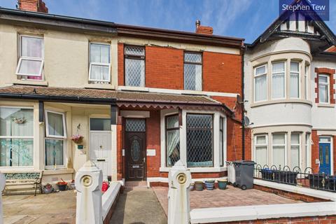 4 bed property, in Warley Road, £140,000