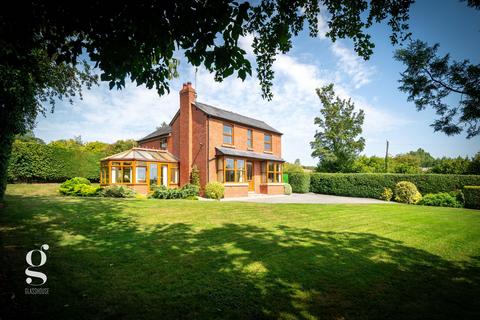 3 bed property, in Stoke Lacy, £580,000