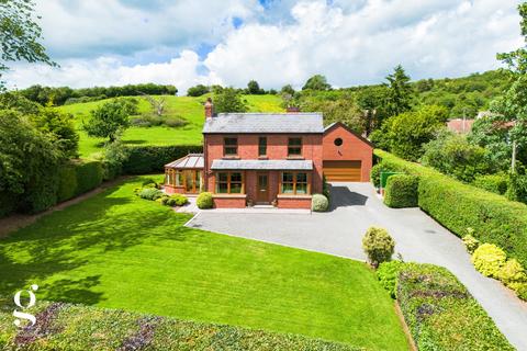 3 bed property, in Stoke Lacy, £580,000