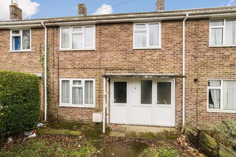 4 bed property, in Montfort Close, £230,000