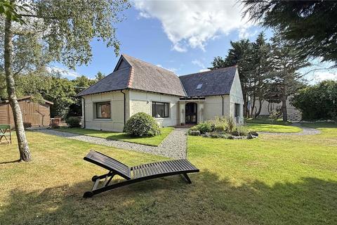 3 bed property, in Llangadwaladr, £469,500