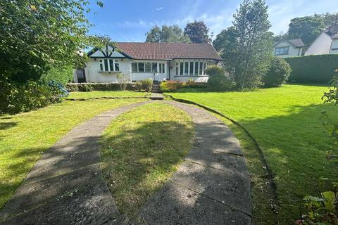 3 bed property, in Mottram Road, £585,000