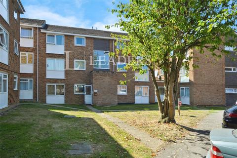 2 bed property, in Crocus Way, £140,000