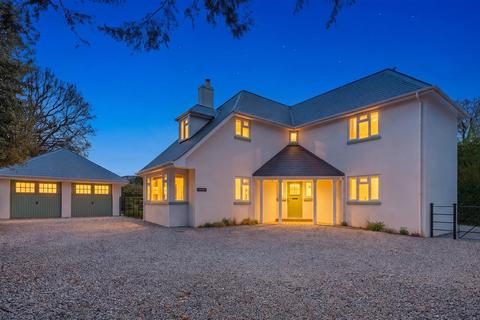 5 bed property, in Staplegrove, £800,000