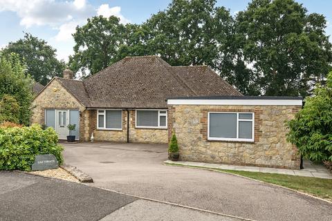 4 bed property, in Foxfields, £790,000