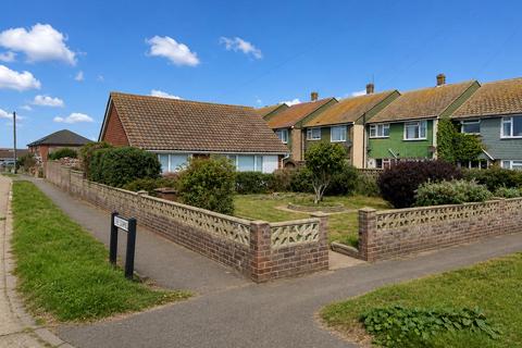 3 bed property, in Seaview Road, £400,000
