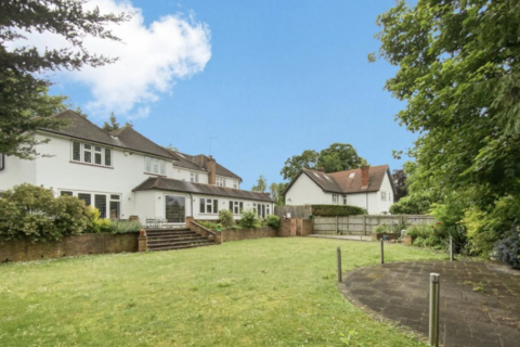 8 bed property, in Chorleywood Road, £2,750,000
