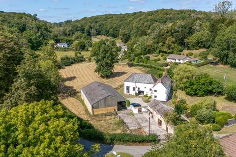 3 bed property, in Mounton, £1,100,000