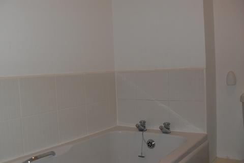1 bed property, in Plumpton Mews, £100,000