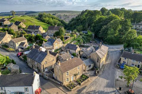 3 bed property, in The Causeway, £420,000