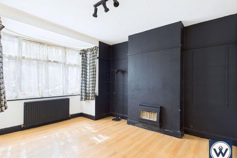 1 bed property, in Silverdale Gardens, £175,000