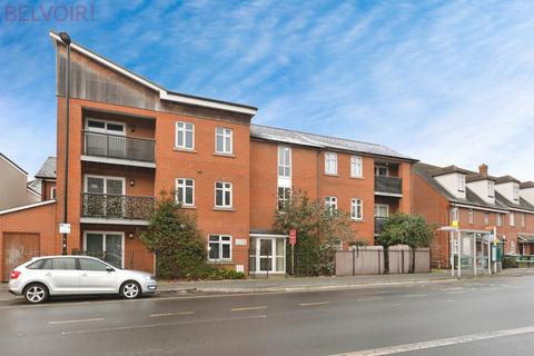 1 bed property, in Shirley Road, £130,000
