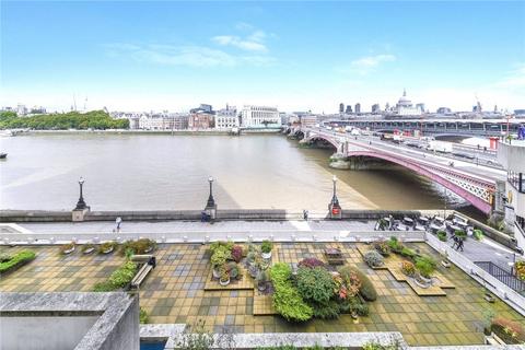 2 bed property, in Upper Ground, £650,000