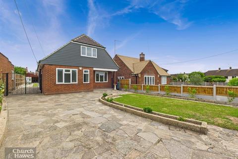 3 bed property, in Acacia Drive, £720,000