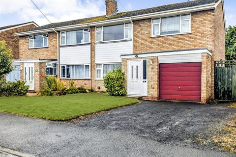 4 bed property, in Abberley Avenue, £260,000