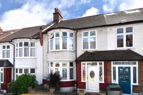 3 bed property, in Kilgour Road, £775,000