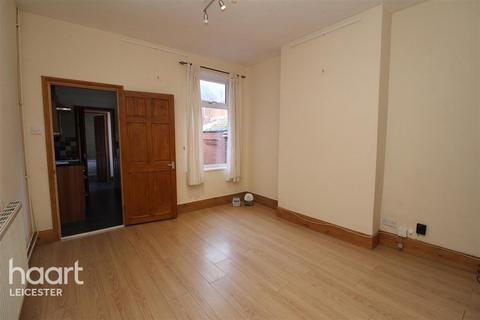 3 bed property, in Dunton Street, £190,000