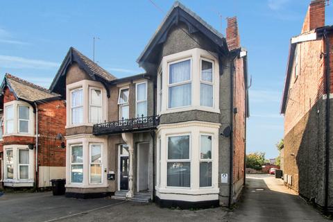 5 bed property, in Loughborough Road, £600,000