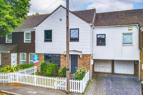 4 bed property, in High Road, £850,000