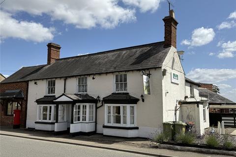 3 bed property, in High Street, £310,000