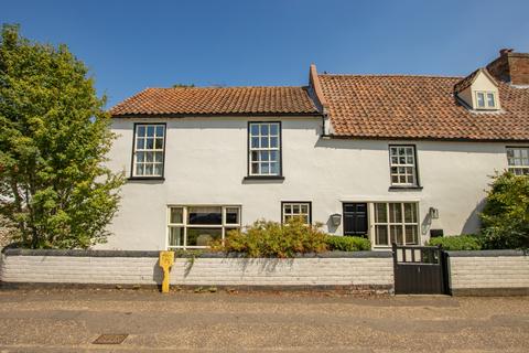 3 bed property, in Station Road, £650,000
