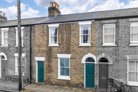 2 bed property, in Norwich Street, £550,000