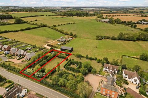 Studio, in Pillerton Priors, £225,000