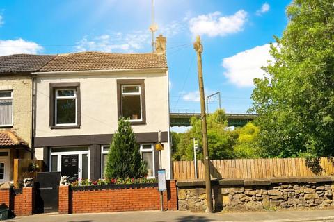 2 bed property, in Anns Place, £117,500