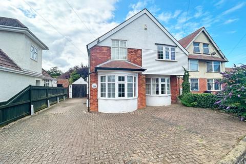 4 bed property, in Drummond Road, £250,000