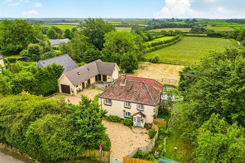 4 bed property, in Riddlecombe, £585,000